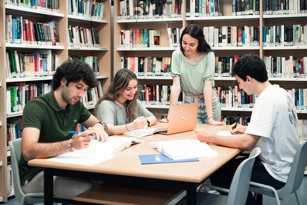 Grado en Biomedicina | Estudiar Biomedicina en Madrid - UAX