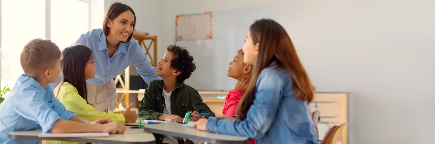 Grado en Educación Primaria Online - UAX