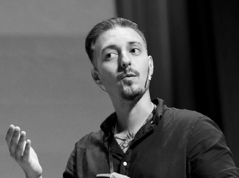 Máster Universitario Semipresencial en Urgencias y Emergencias del Adulto para profesionales de Enfermería