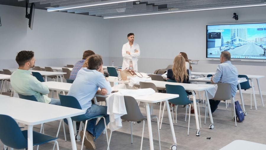 Máster en Cirugía Oral e Implantología en Málaga | UAX