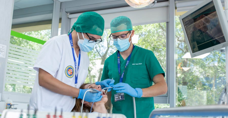 Máster Implantología y Prótesis sobre Implantes en Madrid