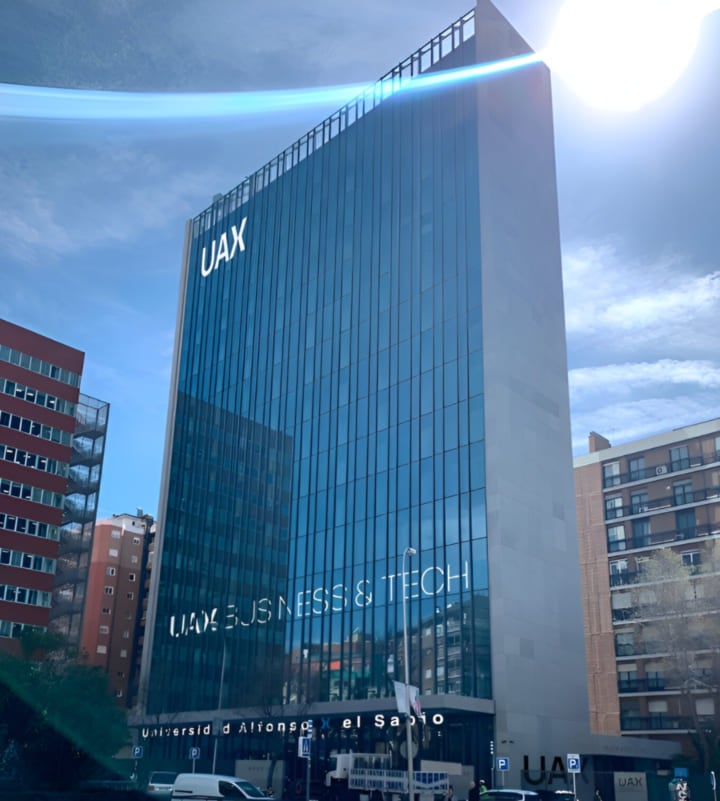 campus-uax-business-&-Tech