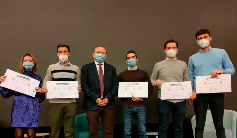 estudiantes uax ganan hackathon 2022