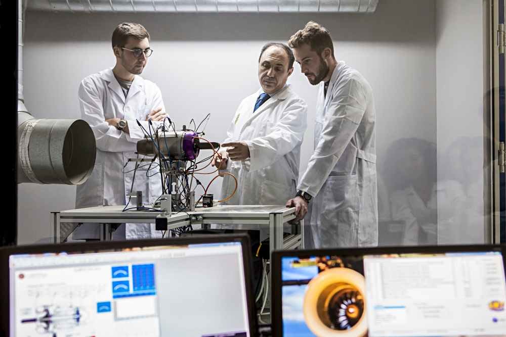 Doble Grado en Ingeniería Física y Matemática | Estudiar Física en Madrid - UAX