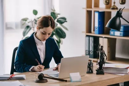 Master universitaire en ligne en droit + Cours de préparation à l'examen du barreau - Université Alfonso X el Sabio