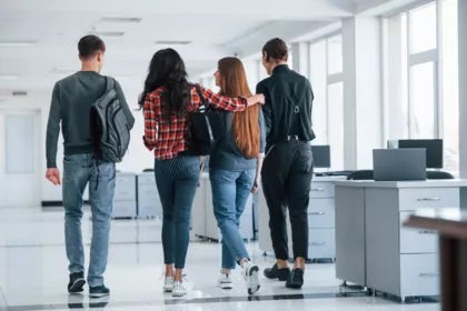 Double diplôme en gestion d'entreprise et en droit | UAX