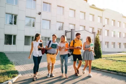 Double diplôme en gestion d'entreprise et en droit | UAX