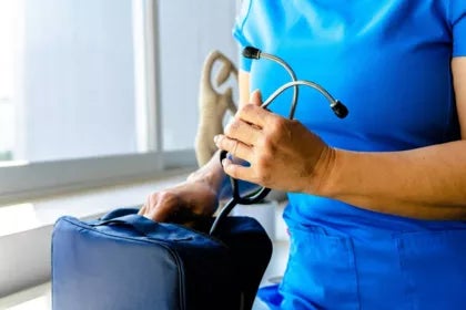 Online Master’s in A&E with Work Placement | UAX