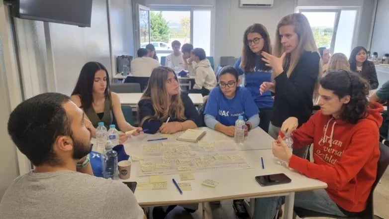 Double diplôme en gestion d'entreprise et en droit | UAX
