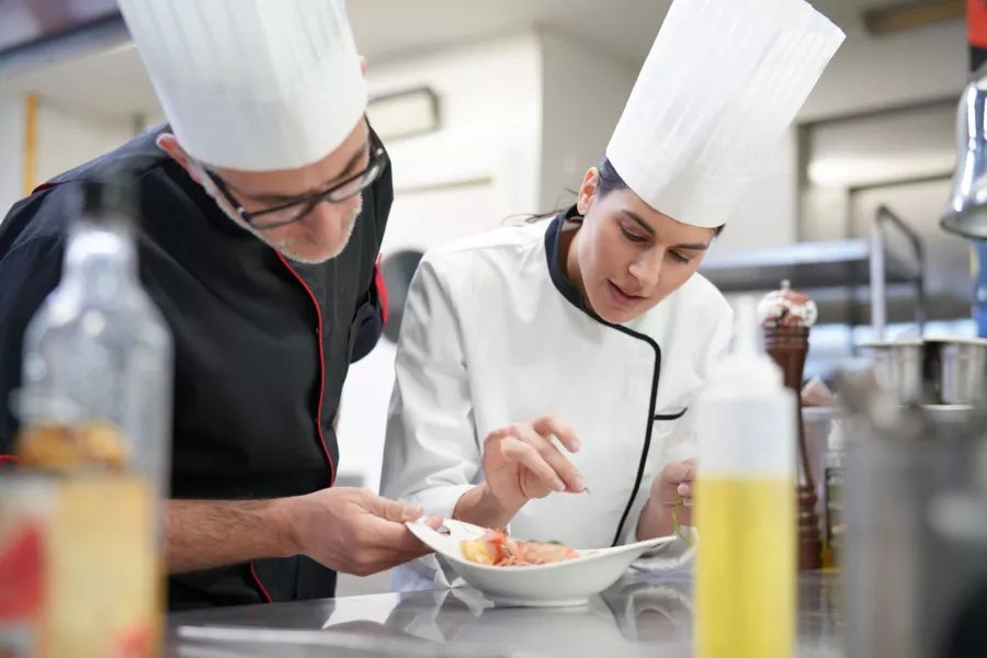 Formation professionnelle en gestion culinaire en ligne | UAX