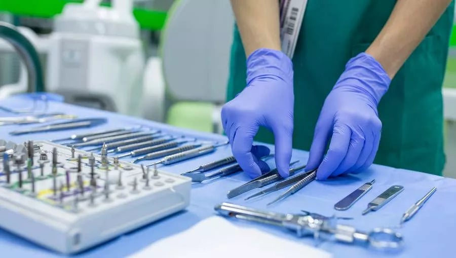 Master’s Degree in Oral Surgery, Implantology & Periodontology in Spain | UAX