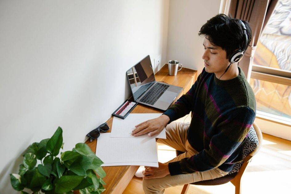 Onling Study Studying online or in person: the differences and how to choose